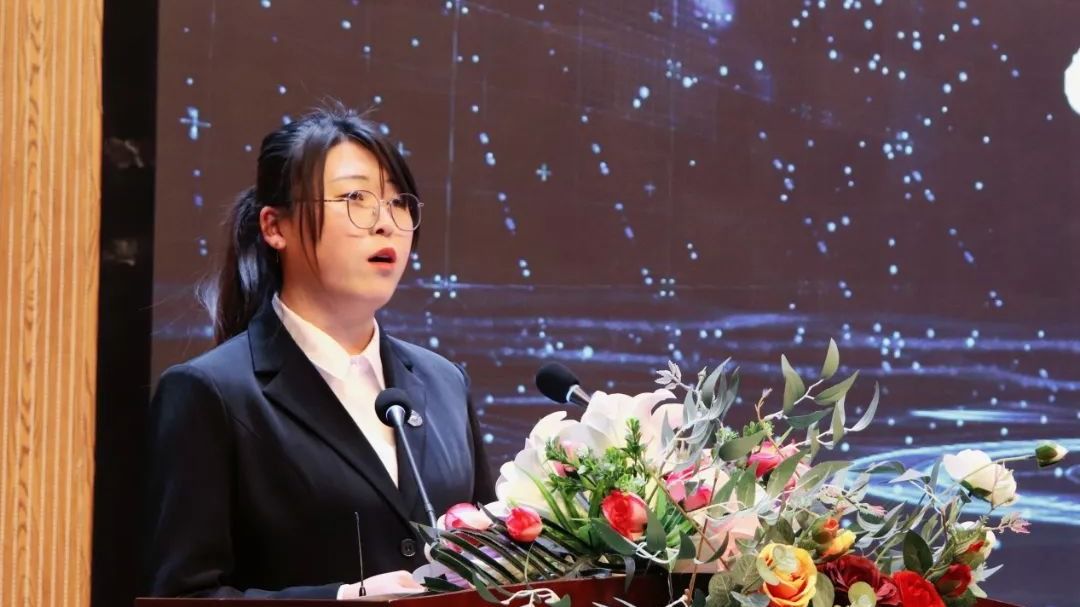 张敏：