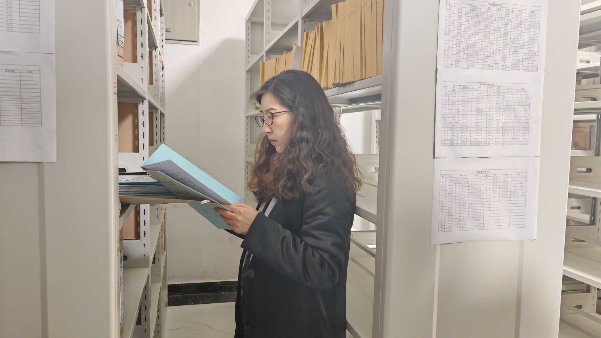 紧扣合格评估要求，夯实质量基石：学校领导深入健康工程学院指导教学资料规范化建设